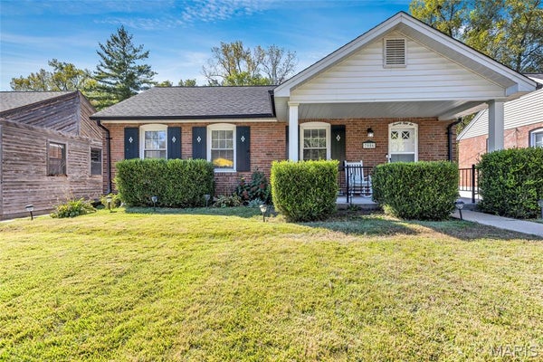 7056 HOLLY HILLS AVE, SAINT LOUIS, MO 63123 - Image 7320bcff3bc4e06dfd8963de9f9c771c/3578757365