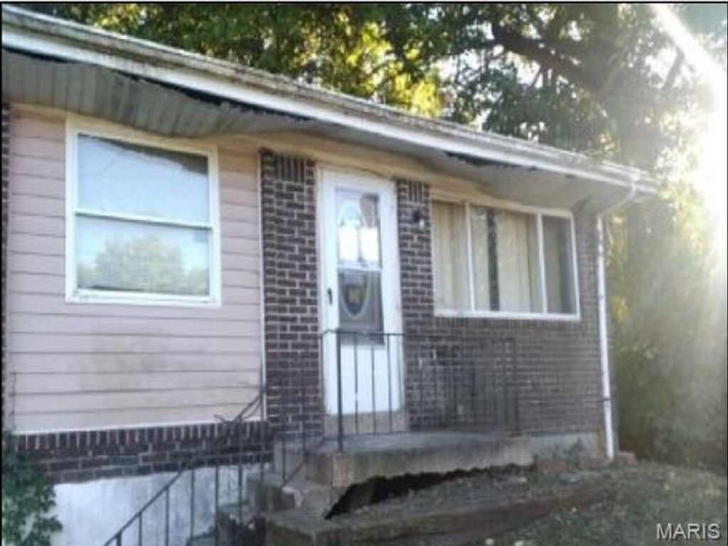 Photo of 7416 Blanding Drive, St Louis, MO 63135 (MLS # 25073649)