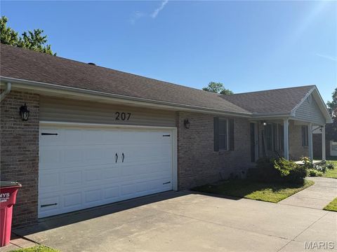 Tiny photo for 207 Linda Drive, Sikeston, MO 63801 (MLS # 26030336)