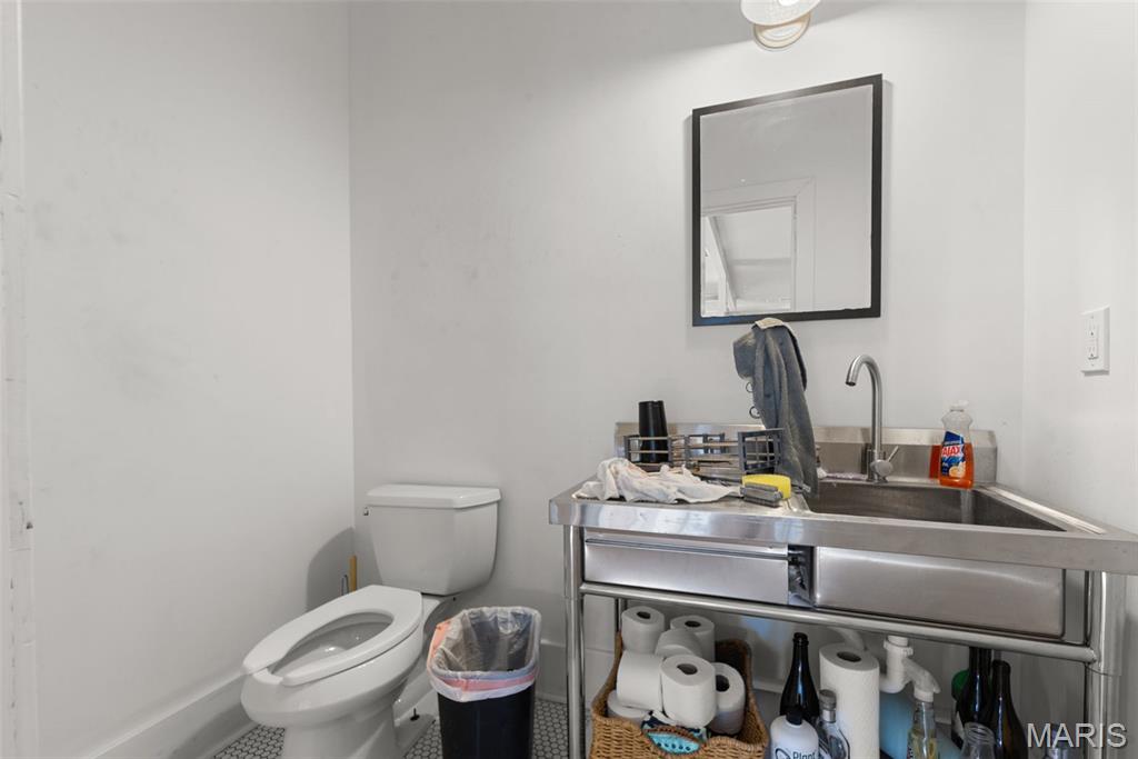 St Louis Commons Add - Commercial Sale