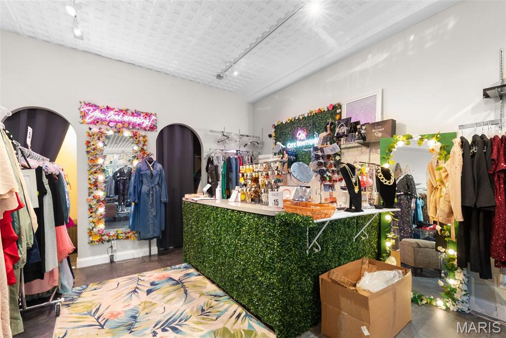 St Louis Commons Add - Commercial Sale