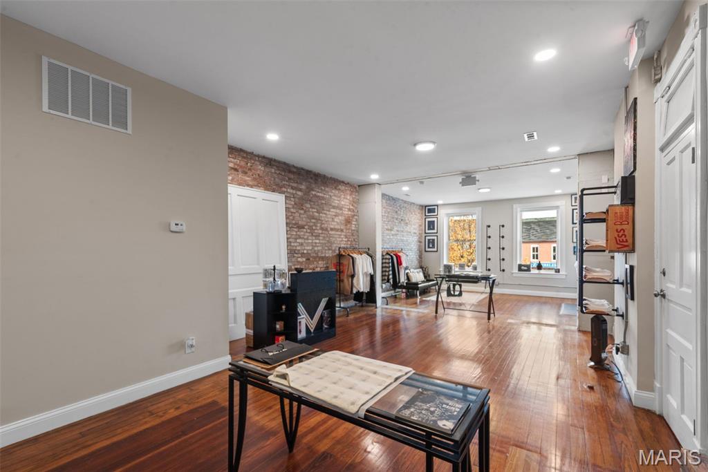 St Louis Commons Add - Commercial Sale