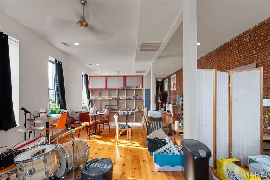 St Louis Commons Add - Commercial Sale