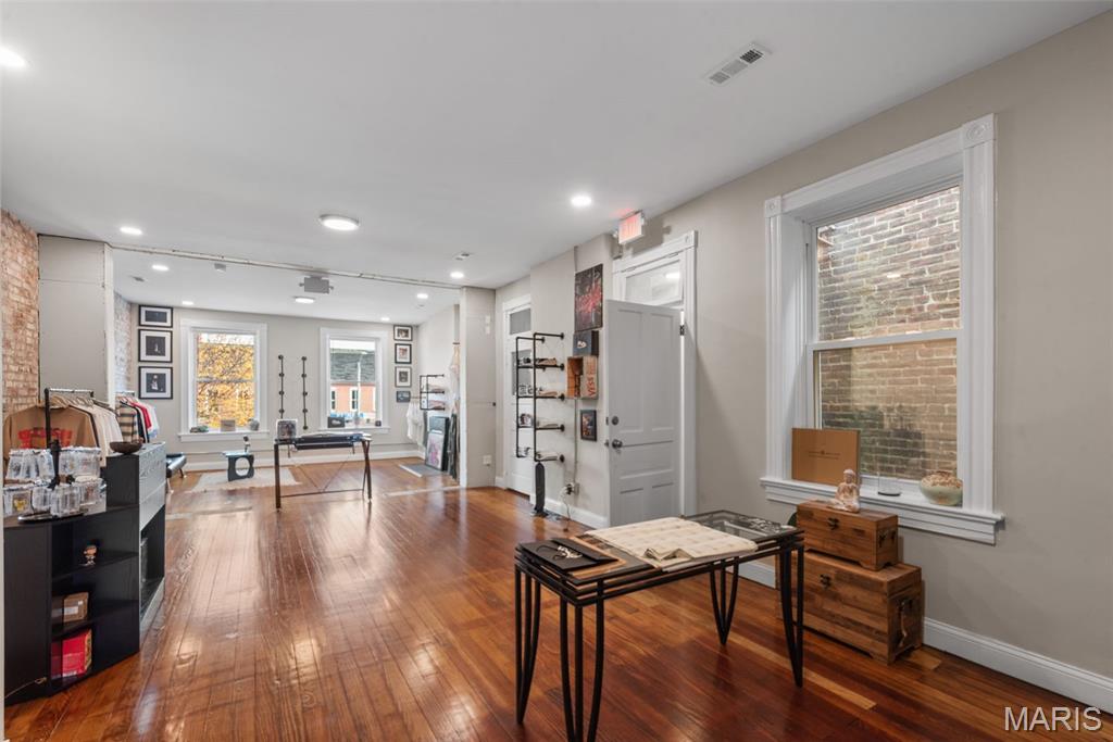 St Louis Commons Add - Commercial Sale