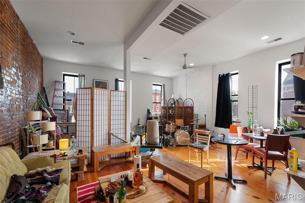 St Louis Commons Add - Commercial Sale