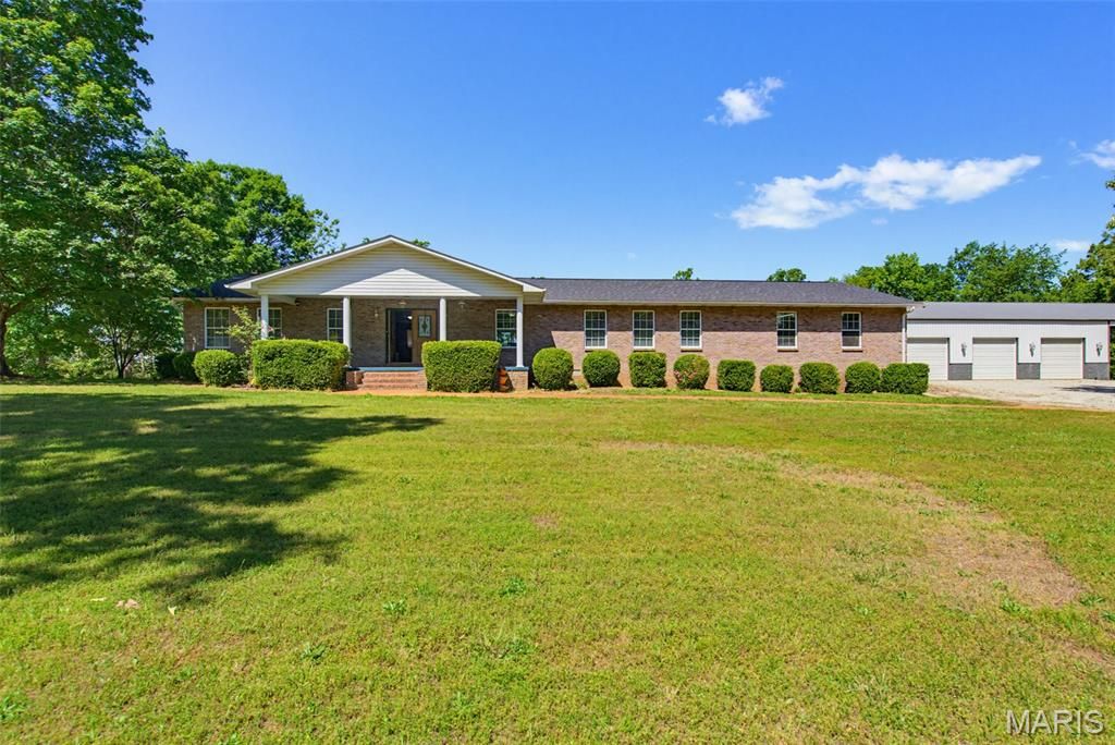 Photo of 105 Ripley 142E-20F, Doniphan, MO 63935 (MLS # 26029034)