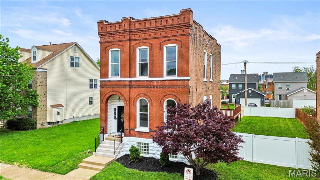 St Louis, Missouri 63104, United States, 3 Bedrooms Bedrooms, ,3 BathroomsBathrooms,Residential,Active,124542