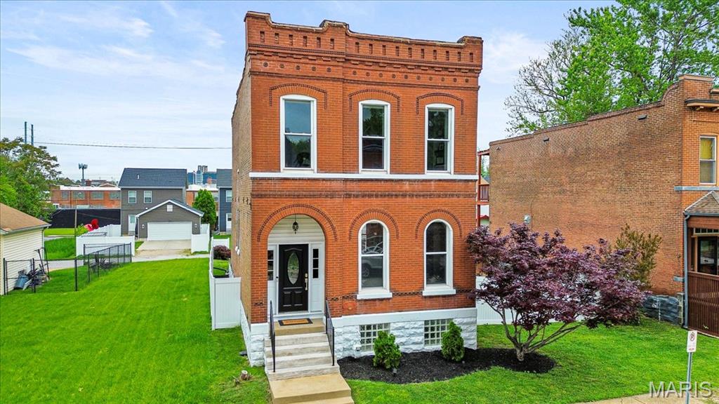 St Louis, Missouri 63104, United States, 3 Bedrooms Bedrooms, ,3 BathroomsBathrooms,Residential,Active,124542