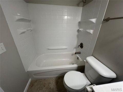 Tiny photo for 1107 Mariedale Court #A, Kirkwood, MO 63122 (MLS # 25078948)