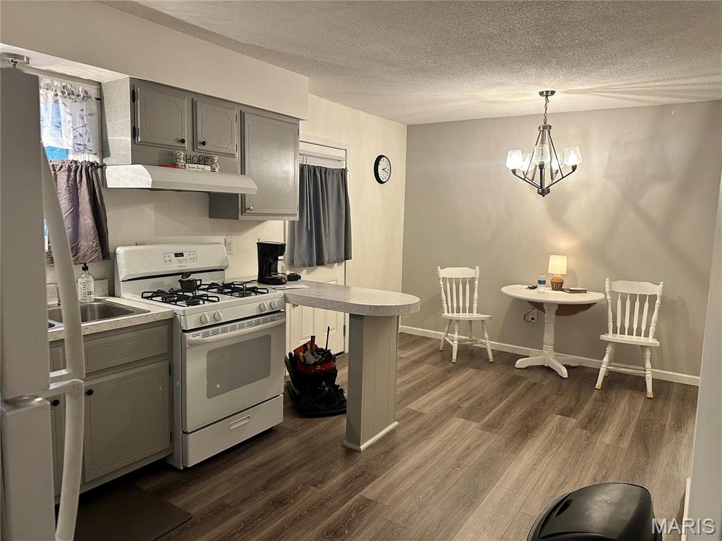 Country Club Hills - Residential