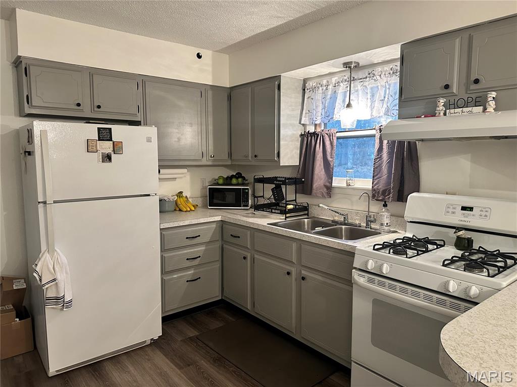 Country Club Hills - Residential