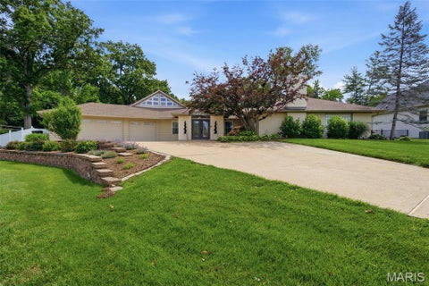 Photo of 17 Stacy Drive, St Louis, MO 63132 (MLS # 26043223)