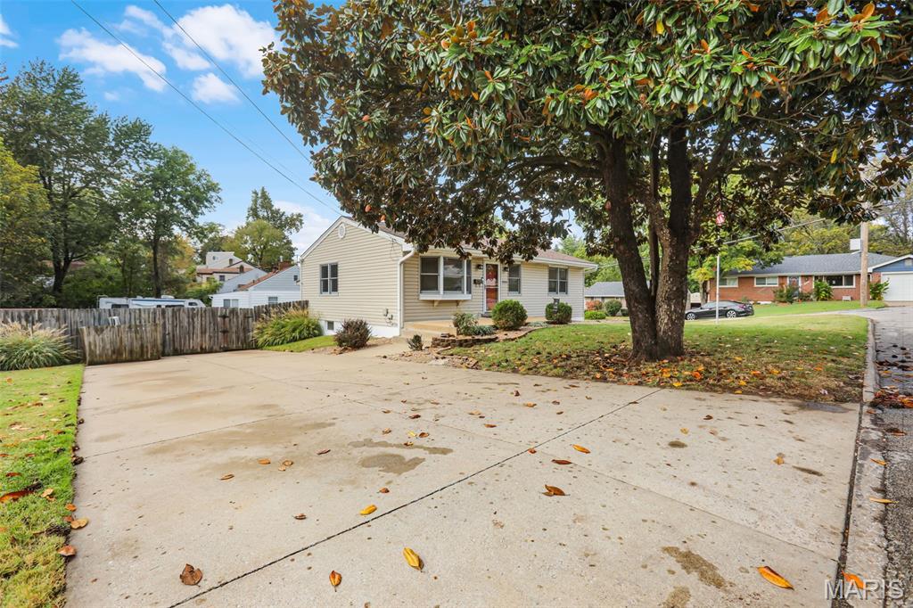 Photo of 2525 Spencer Avenue, Overland, MO 63114 (MLS # 26066085)