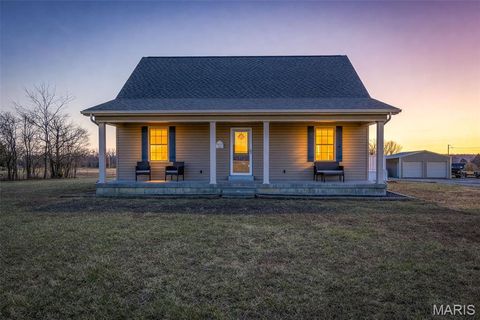 Photo of 110 Crossover Ridge Road, Fredericktown, MO 63645 (MLS # 26009914)