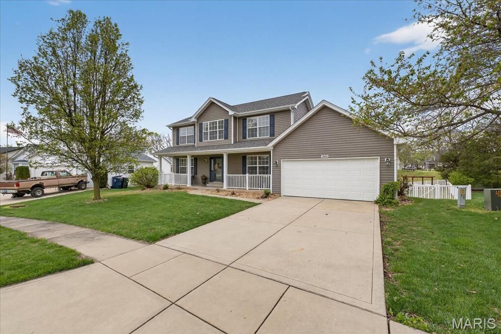 Photo of 1908 Providence Estate Drive, Wentzville, MO 63385 (MLS # 26021371)