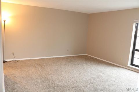 Tiny photo for 927 Claytonbrook Drive #3, Ballwin, MO 63011 (MLS # 26011878)