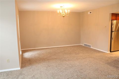 Tiny photo for 927 Claytonbrook Drive #3, Ballwin, MO 63011 (MLS # 26011878)