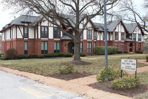 Tiny photo for 927 Claytonbrook Drive #3, Ballwin, MO 63011 (MLS # 26011878)