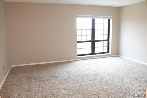 Tiny photo for 927 Claytonbrook Drive #3, Ballwin, MO 63011 (MLS # 26011878)