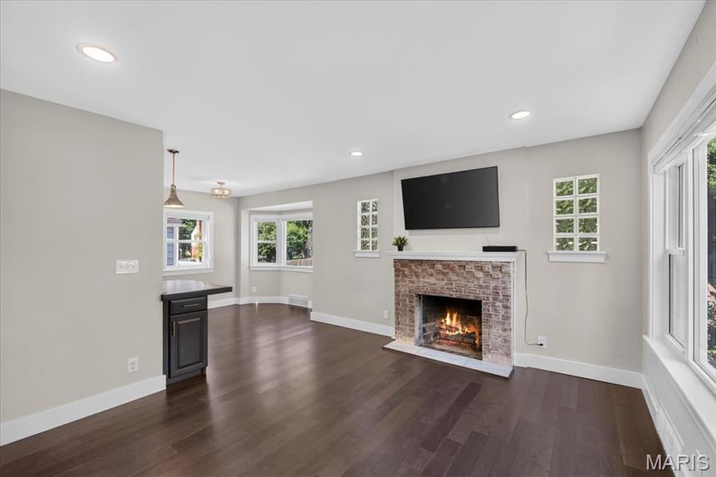 900 Dwyer Avenue