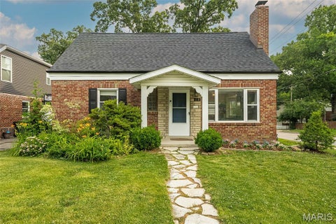 Photo of 900 Dwyer Avenue, Kirkwood, MO 63122 (MLS # 26049247)