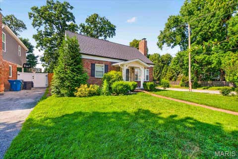 Tiny photo for 900 Dwyer Avenue, Kirkwood, MO 63122 (MLS # 26049247)