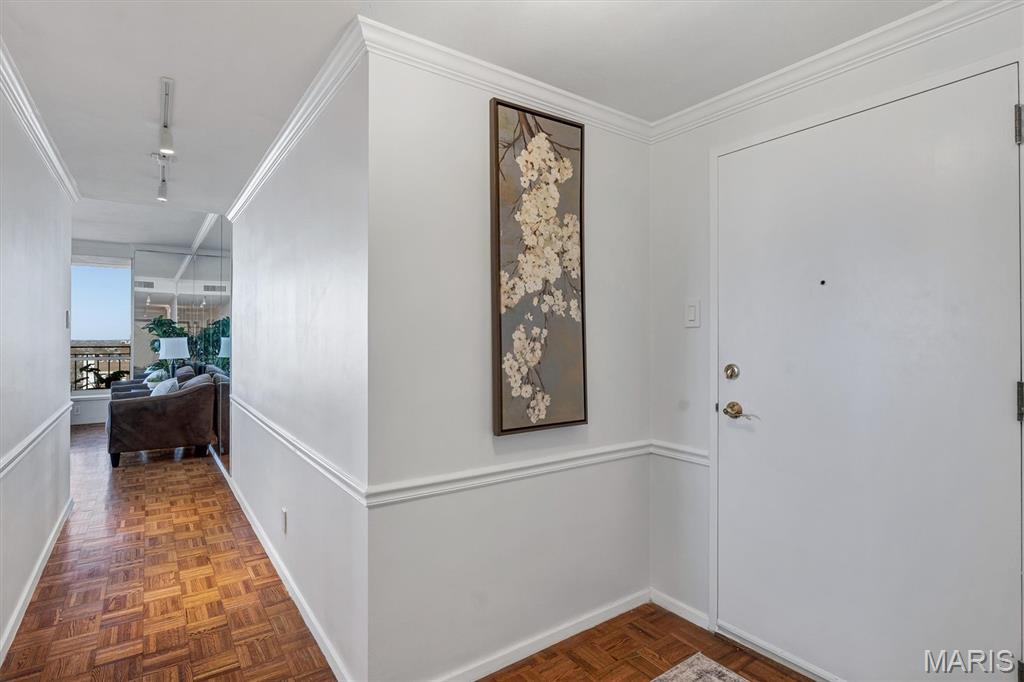 4501 Lindell Boulevard 11A