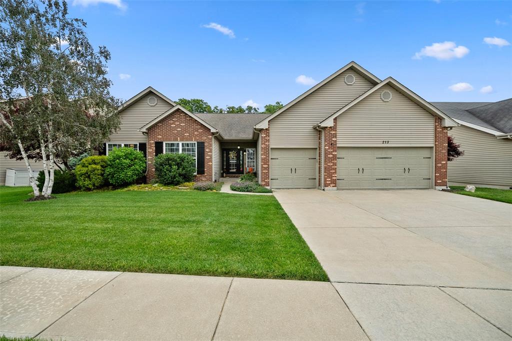 Wentzville, Missouri 63385, United States, 5 Bedrooms Bedrooms, ,4 BathroomsBathrooms,Residential,Active,138678