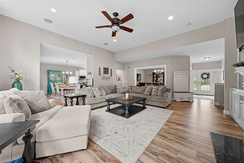 Wentzville, Missouri 63385, United States, 5 Bedrooms Bedrooms, ,4 BathroomsBathrooms,Residential,Active,138678