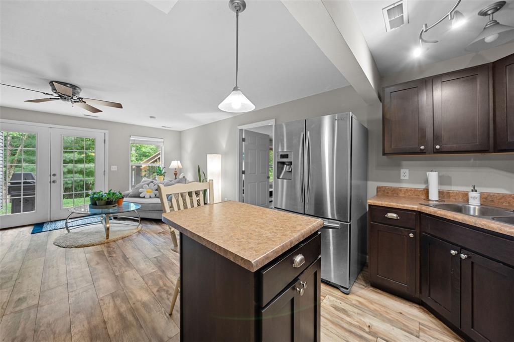 Wentzville, Missouri 63385, United States, 5 Bedrooms Bedrooms, ,4 BathroomsBathrooms,Residential,Active,138678