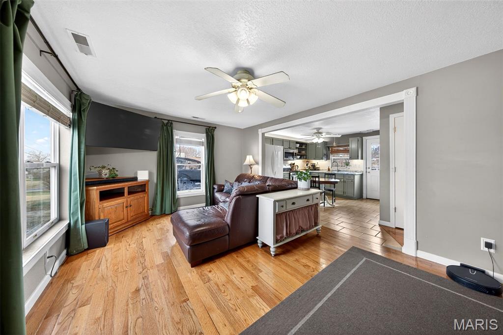 2433 Ridgecrest Drive