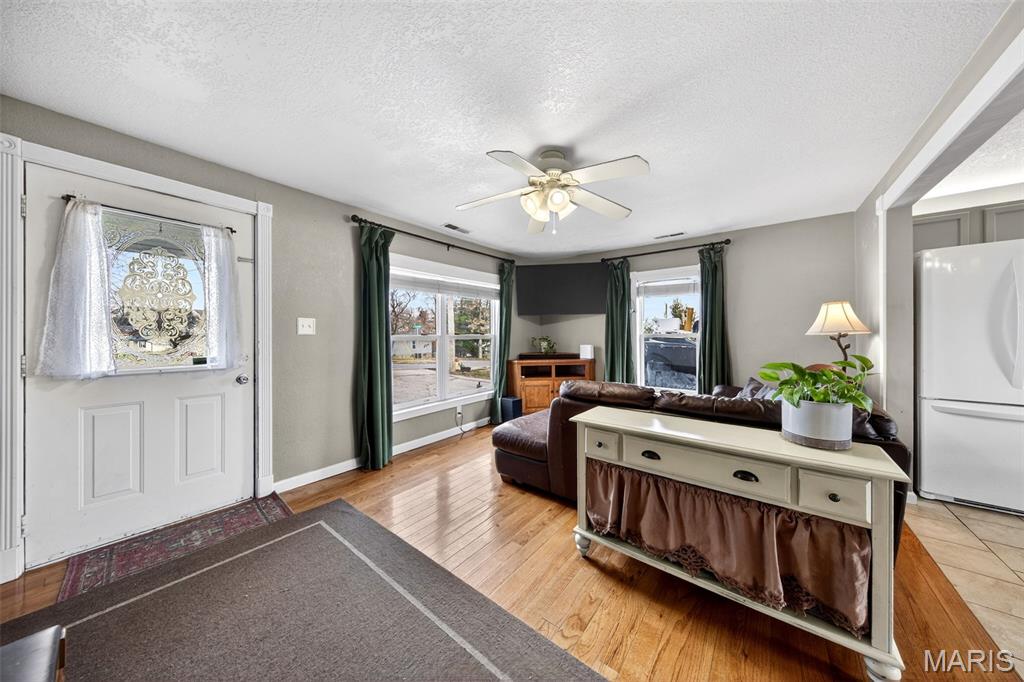 2433 Ridgecrest Drive