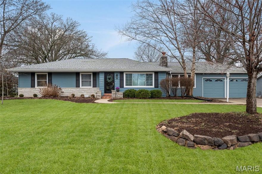 If you love open spaces and one level living, then this exceptional Des Peres home is for you!  With hardwood floors and a neutral decor throughout, this home flows with a casual yet elegant feeling. An extensive remodeling and expansion project by the present owners in 2017 created this unique backdrop for comfortable, easy living. As you enter the home, a sunny living room with fireplace greets you and leads to the expanse of a dining area, and a very large, gorgeous kitchen with adjacent family room. If you enjoy gatherings in the kitchen area, this home is for you. This well planned kitchen includes a huge center island with quartz countertops, stainless appliances, and features including gas cooktop, 2 built in ovens, apron sink, refrigerator, dishwasher, and wine cooler. Many of the custom cabinets are glass fronted for display of your finest pieces. The  primary suite has all the amenities and comfort one could hope for. This unique space is sure to dazzle you with it's cathedral ceiling, plantation shutters, and exquisite luxurious en suite bath with marble tile, 2 vanities with marble countertops, a huge shower with marble surround, and an expansive walk in closet. 3 more generous bedrooms  and 2 full updated baths for family or guests are located in a separate wing of the home which provides privacy for all. The home also features a main floor laundry/mudroom, 2 car garage, unfinished basement, patio and large fenced yard. Many exterior improvements have been done in the last few years including some lovely new landscaping. New roof in 2020! Include refrigerator in kitchen, wine refrigerator, child's play set, and mounted TV in family room.
Enjoy highly rated Kirkwood schools and beautiful Des Peres Park, which is in walking distance. Very convenient to amazing shops, restaurants and transportation.