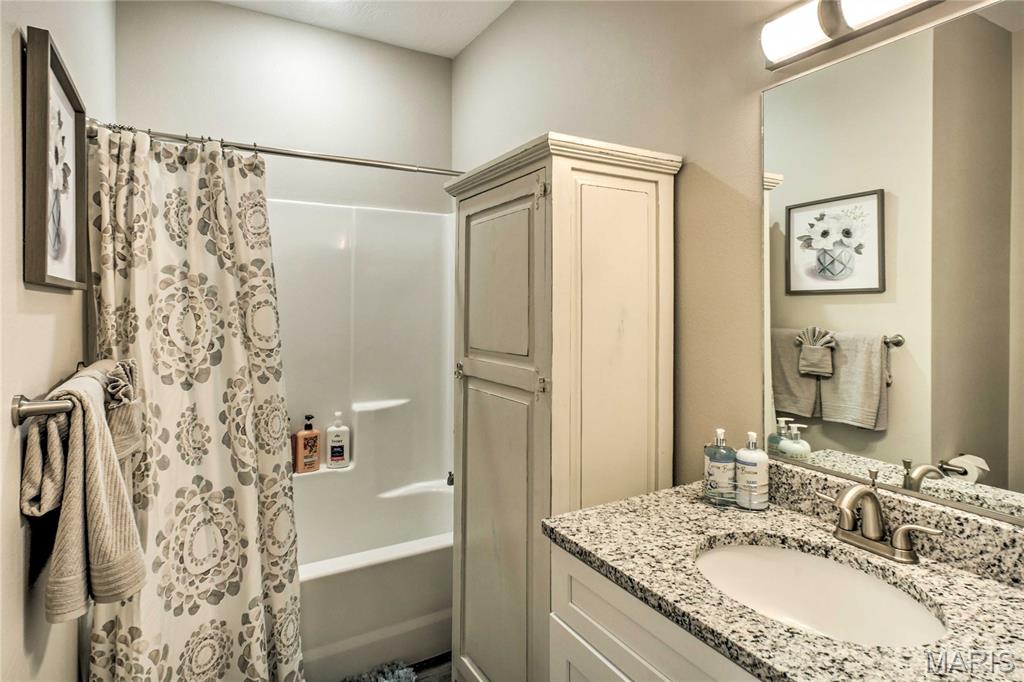 Vinyards Terrace Condomiums - Residential