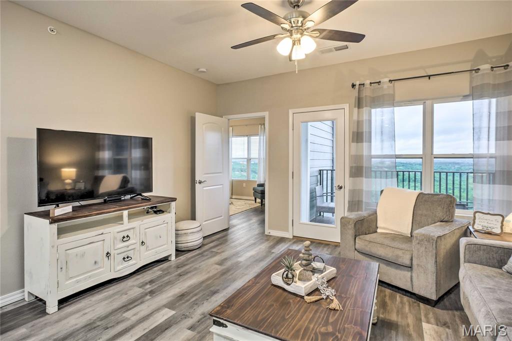 Vinyards Terrace Condomiums - Residential