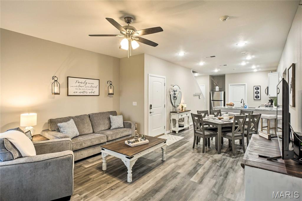 Vinyards Terrace Condomiums - Residential