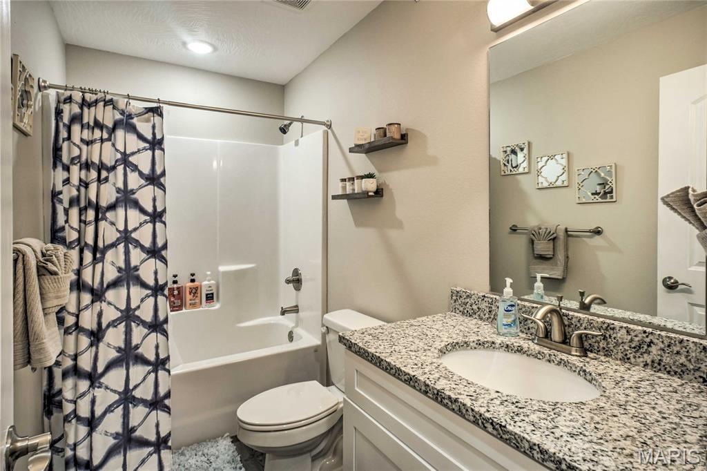 Vinyards Terrace Condomiums - Residential