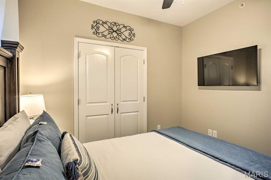 Vinyards Terrace Condomiums - Residential