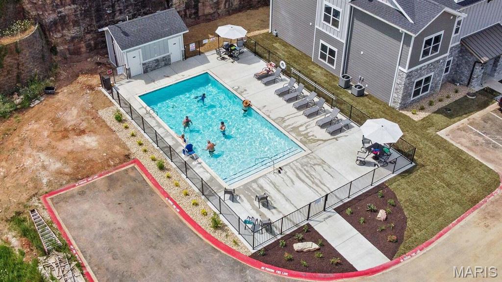 Vinyards Terrace Condomiums - Residential