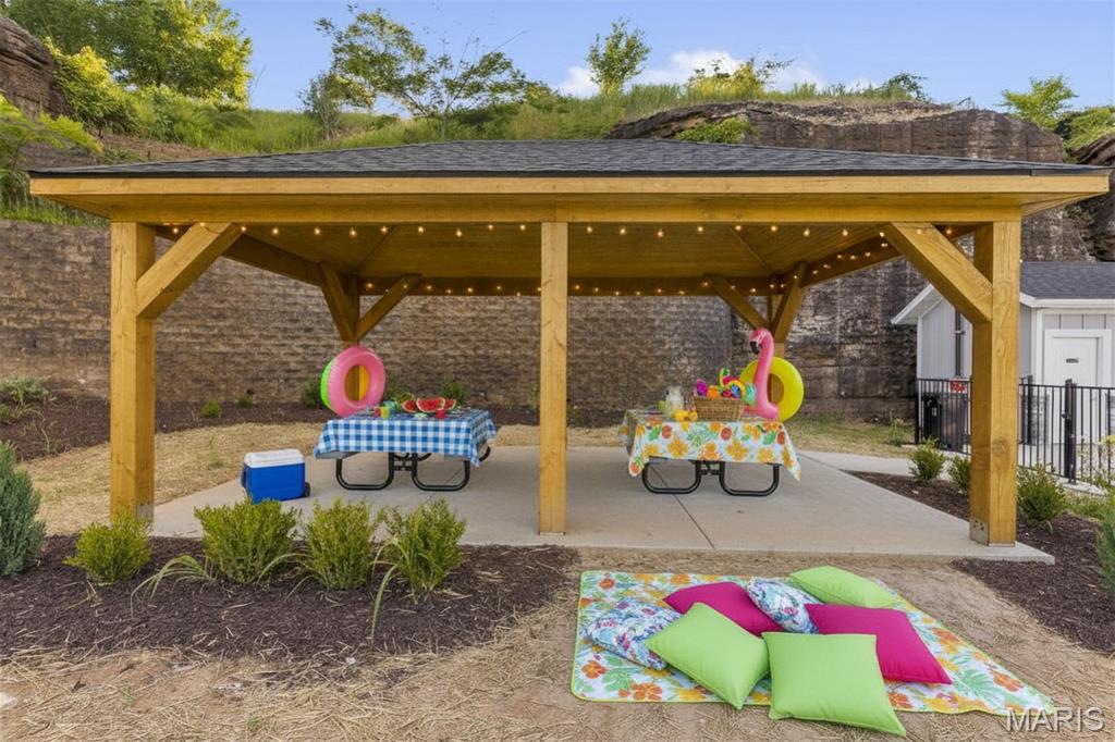 Vinyards Terrace Condomiums - Residential