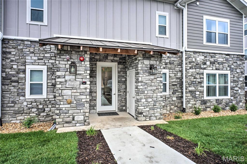 Vinyards Terrace Condomiums - Residential