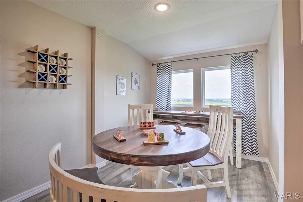 Vinyards Terrace Condomiums - Residential