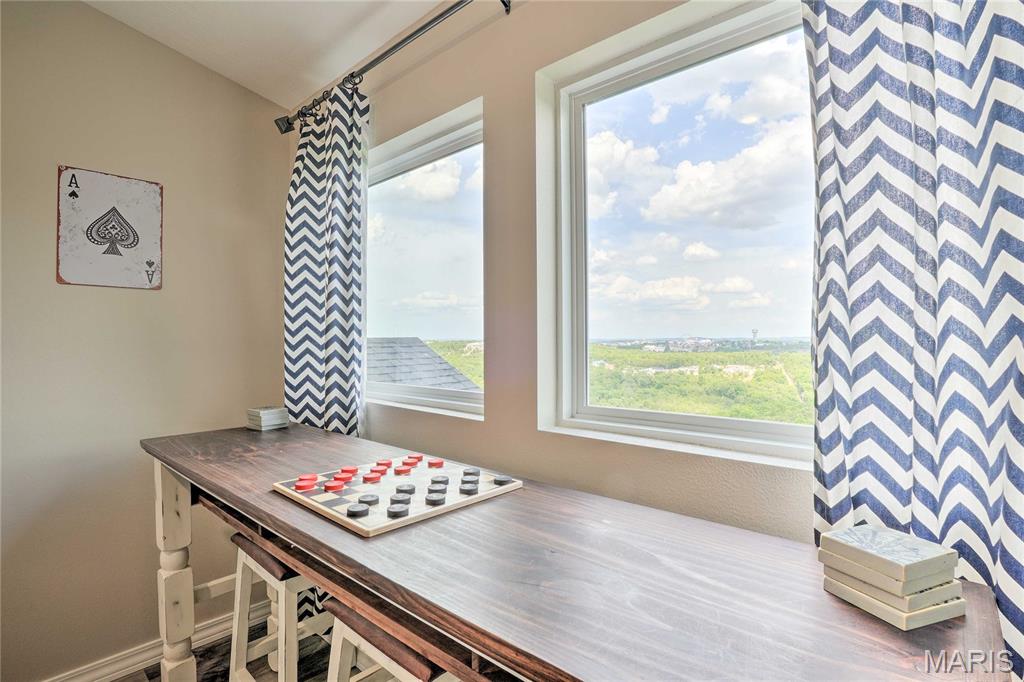 Vinyards Terrace Condomiums - Residential