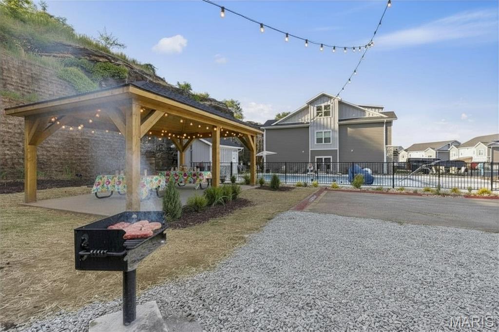 Vinyards Terrace Condomiums - Residential