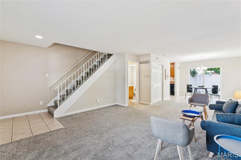 222 Charmers Court