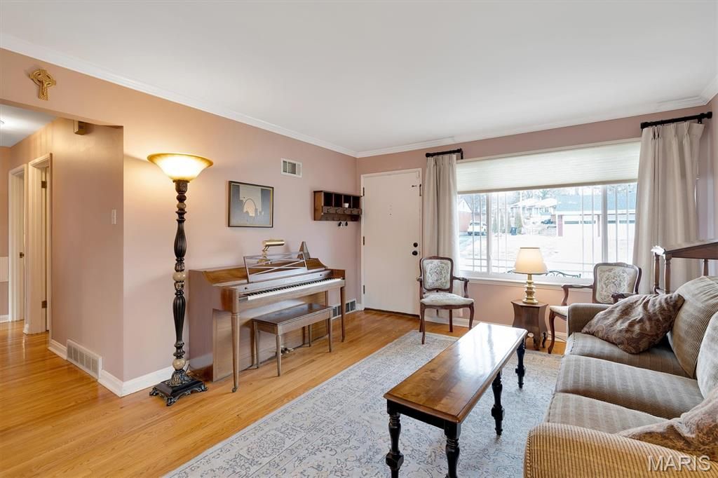 Photo of 10808 Clearwater Drive, Unincorporated, MO 63123 (MLS # 25066257)