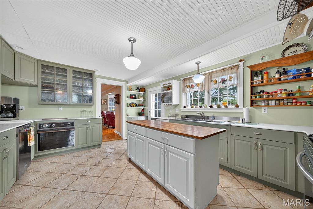 5596 Walnut Street