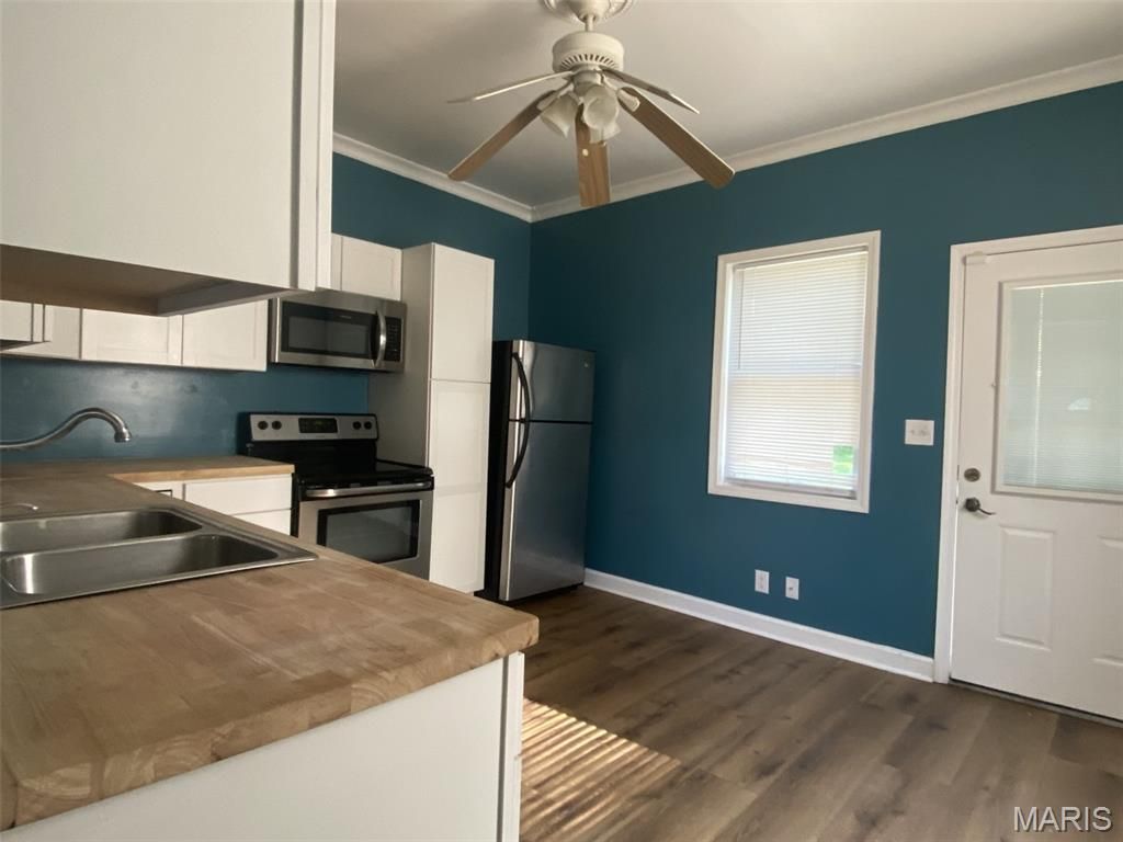Photo of 225 E Arlee Avenue, St Louis, MO 63125 (MLS # 26029280)