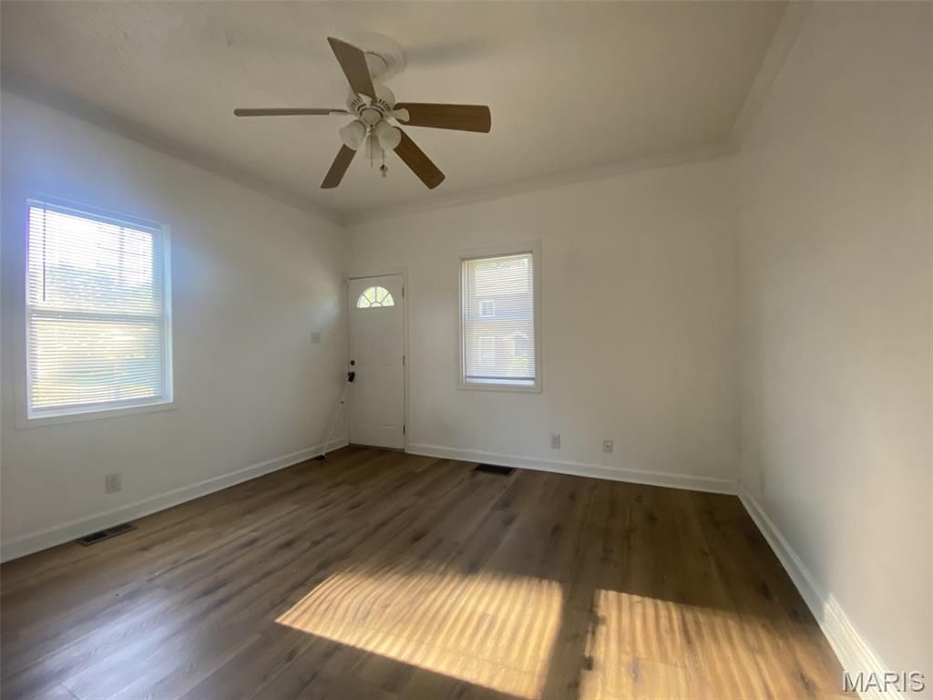 Photo of 225 E Arlee Avenue, St Louis, MO 63125 (MLS # 26029280)