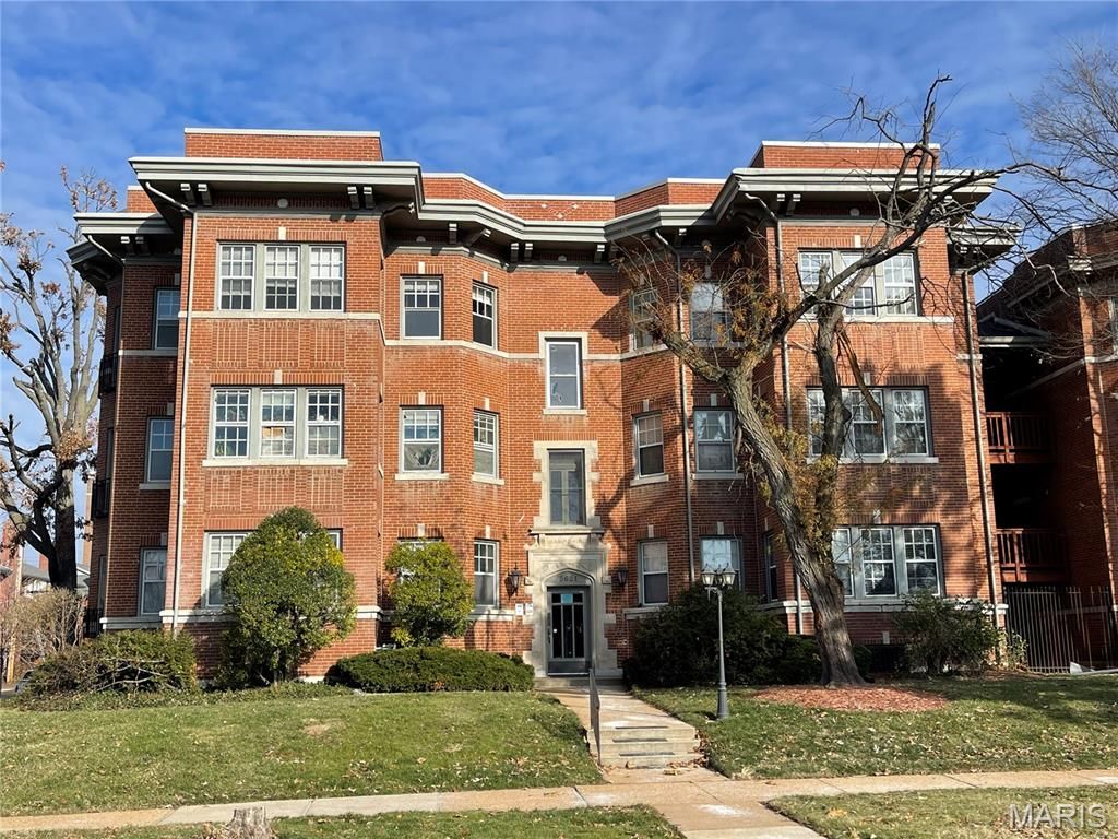Photo of 5621 Waterman Boulevard #5, St Louis, MO 63112 (MLS # 25080034)
